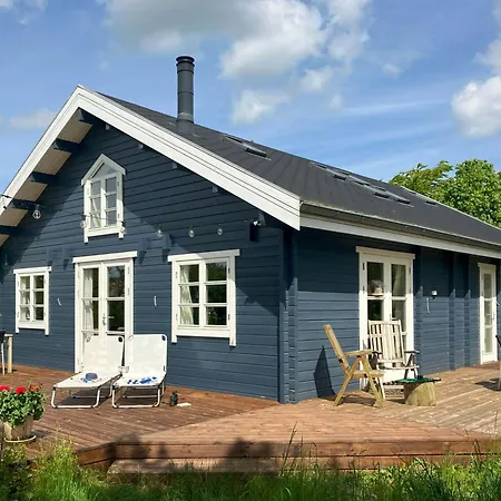 Nature-rich Summer House With Wild Garden *