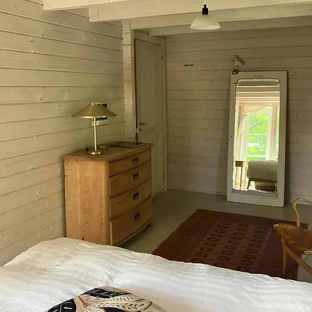 Nature-rich Summer House With Wild Garden Feriehus Mern