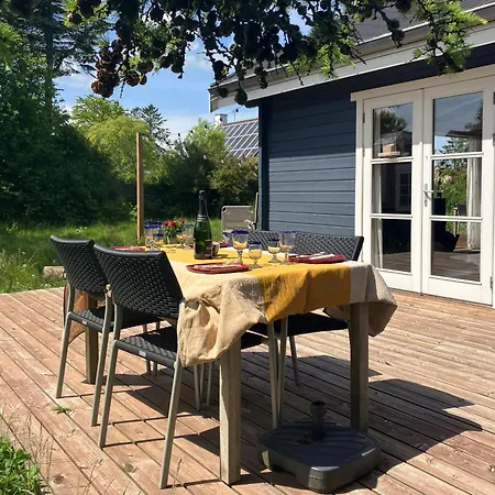 Feriehus Nature-rich Summer House With Wild Garden Mern